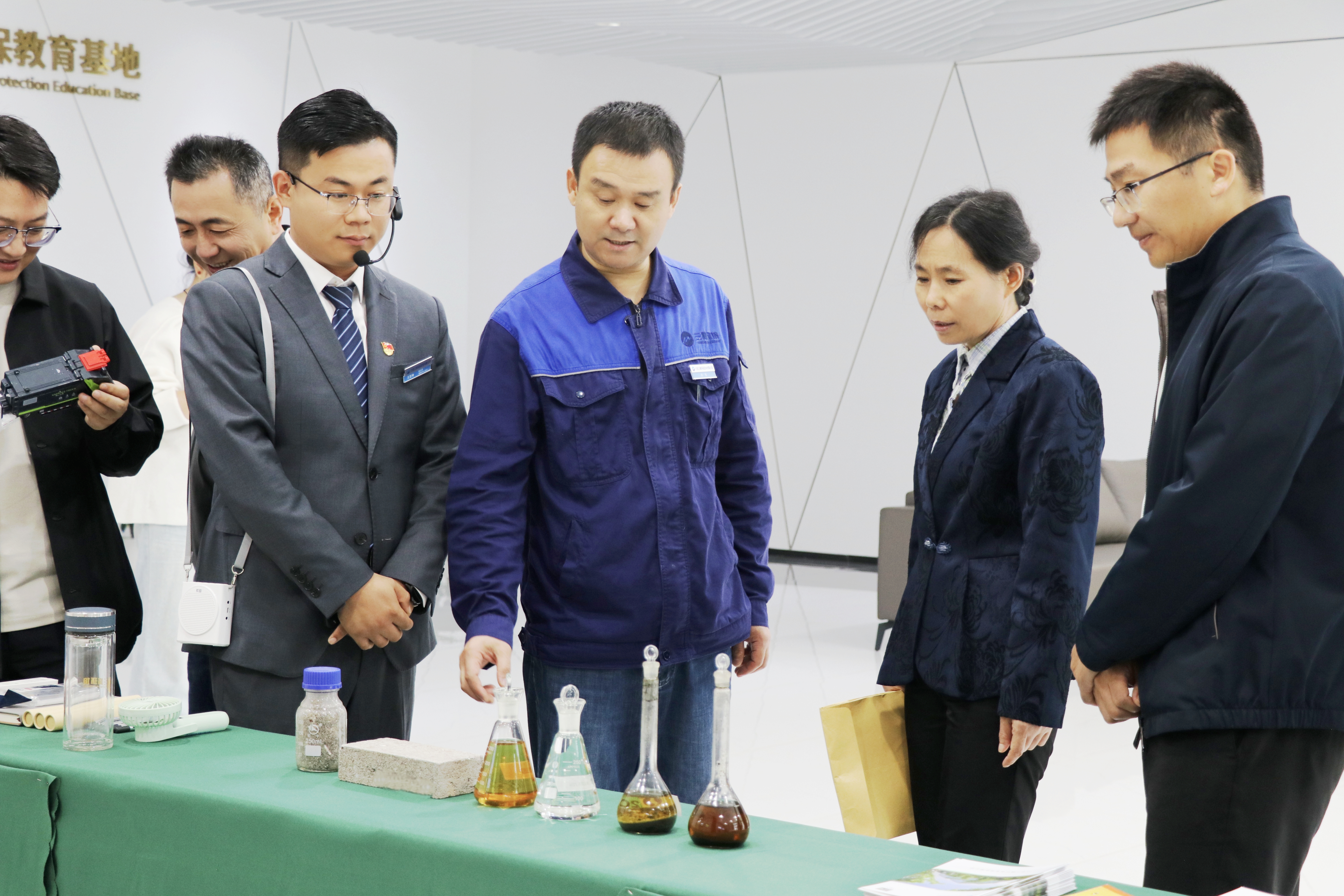 10月17日,安徽省生態(tài)環(huán)境廳調(diào)研六安三峰公司 為環(huán)保教育基地注入新動(dòng)能.jpg 10月17日,安徽省生態(tài)環(huán)境廳調(diào)研六安三峰公司 為環(huán)保教育基地注入新動(dòng)能.jpg